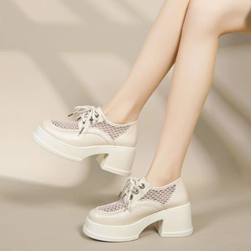 Mocassini Estivi Traspiranti da Donna in Pelle Perforata Leggera 2026, Scarpe Casual Trendy Britanniche con Suola Spessa Rialzata alla Moda