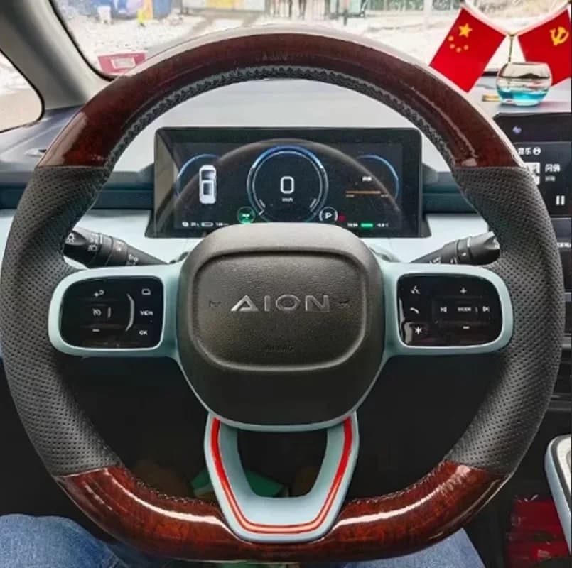 Coprivolante cucito a mano in pelle scamosciata in fibra di carbonio fai-da-te personalizzato per serie Aion Y S 580