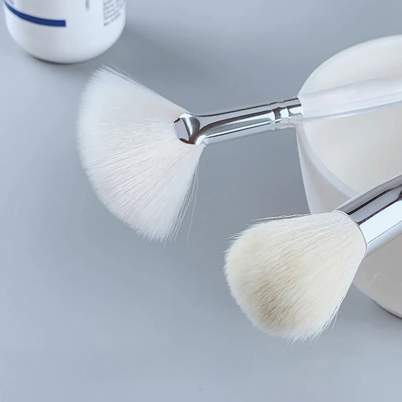 la Cleaning brush Faced in 2 Measures, Soft bristles, Massage and Washing Brush Face, Facial Mask Brush, Portable Skin Care Tool