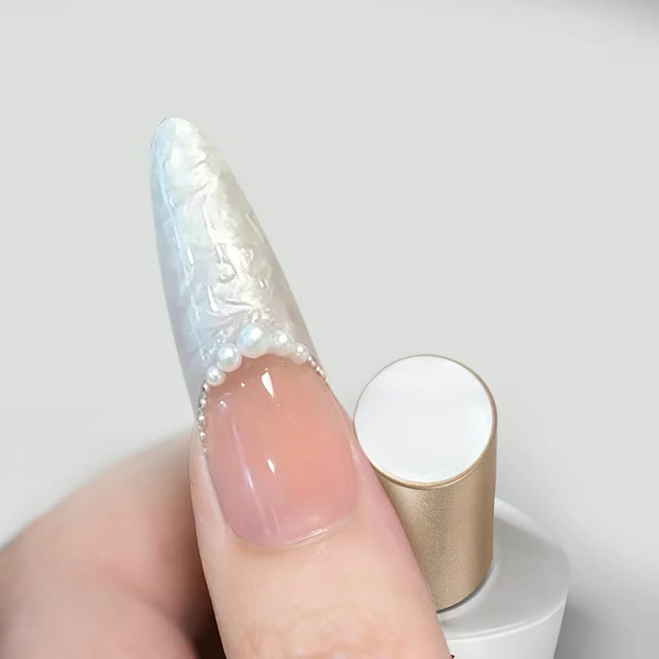 MIANLE 2026 New White Nails Thread Sealant Top Selling White Pearl-thickened Wedding Dress Fairy-like Texture Gel Nail Polish