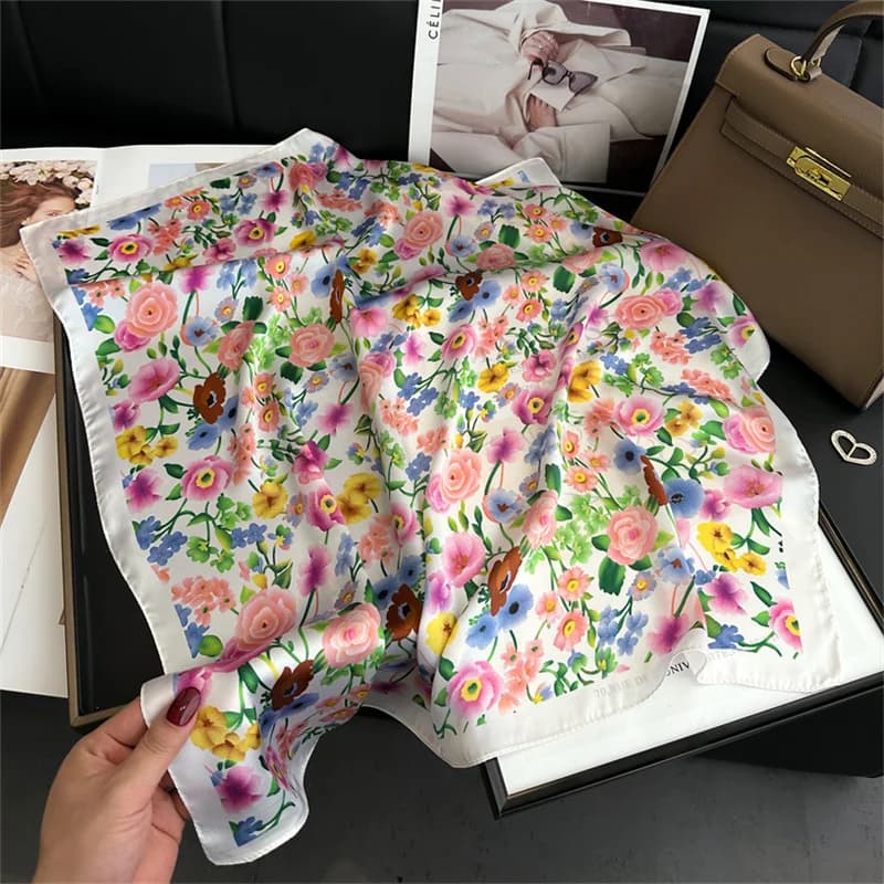 2024 di Nuovo Modo 70X70cmStampato Sciarpa delle Donne Pashmina Sciarpa di Seta Scialle Quadrato Decorativo Fascia Collo di Design di Lusso Bandana