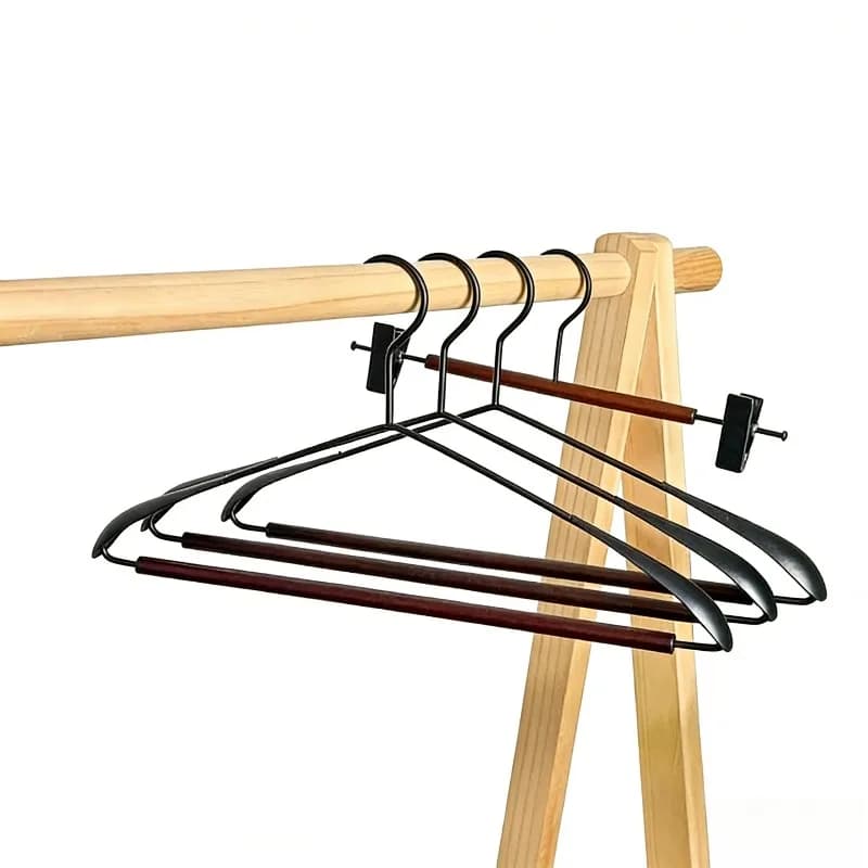 Set of 5 Modern Iron and Solid Wood Clothes, with Larghe Spalle, No Cuciture, Anti-slip, for Hotel, Home and Organization Guardaroba