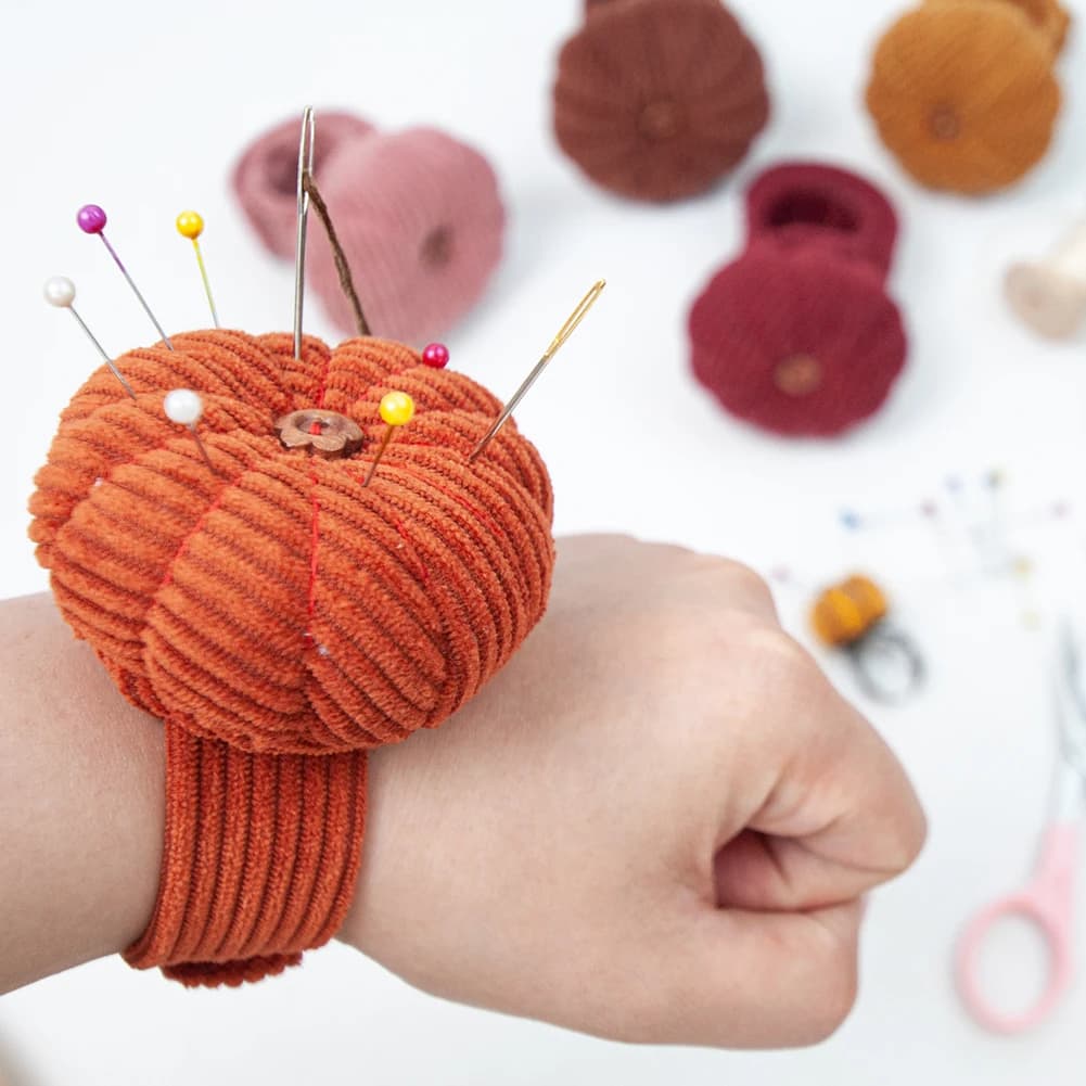Set di cuscini per spille da polso con zucche con anelli a scatto portaoggetti per aghi Kit di accessori per cucire artigianali fai da te per il cucito