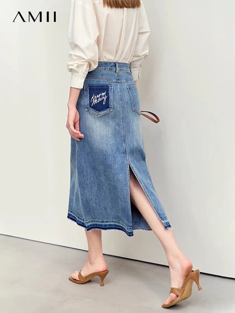 AMII Minimalismo 2024 Estate Nuovo Casual Denim Stile Donna Jeans Gonne Lettere Ricamo Forcella Aperta Femminile A-line Gonna 12442282