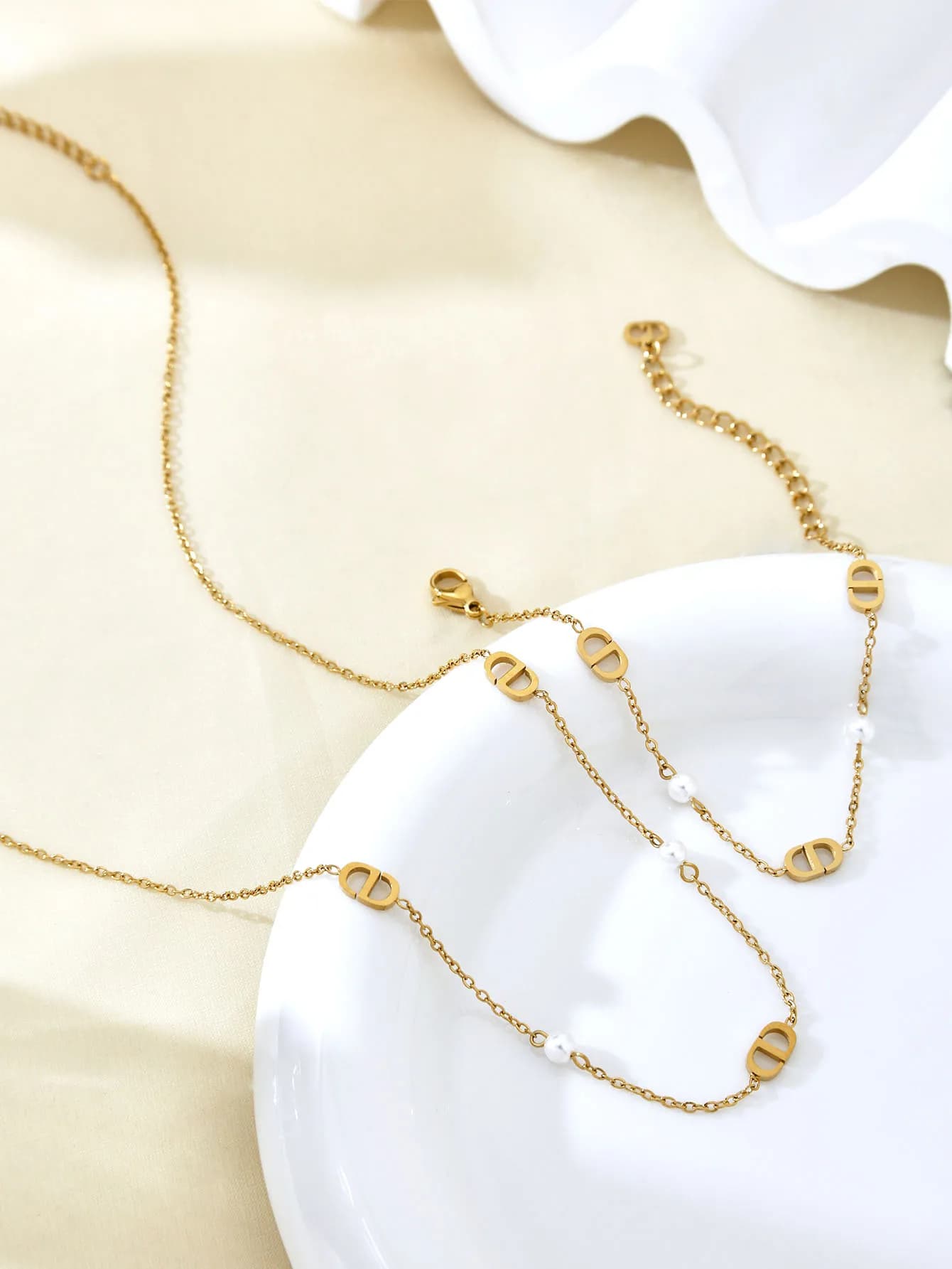 1 pezzo elegante minimalista alla moda di fascia alta romantico delicato acciaio inossidabile perla lettera braccialetto CD 、 collana per le donne