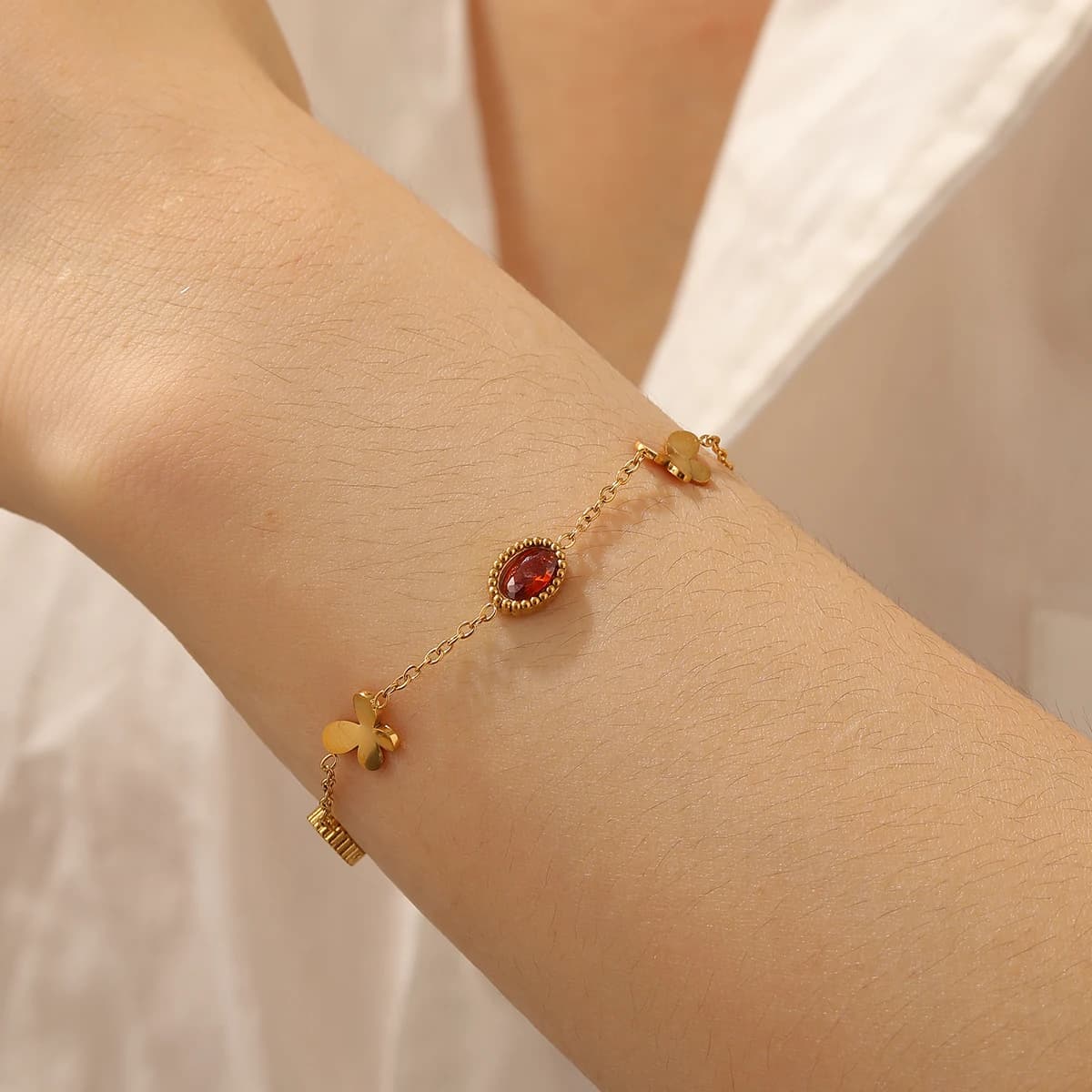 Stainless Steel Elliptical Pink Crystal Flower Butterfly Bracelet Lady New Classic Wrist Chain Jewelry Glamorous