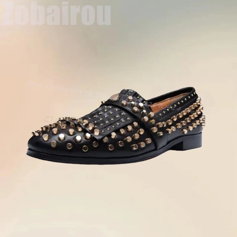 Rivetti dorati nappe nere Design mocassini da uomo moda Slip On scarpe da uomo lussuose scarpe eleganti da uomo per banchetti per feste fatte a mano