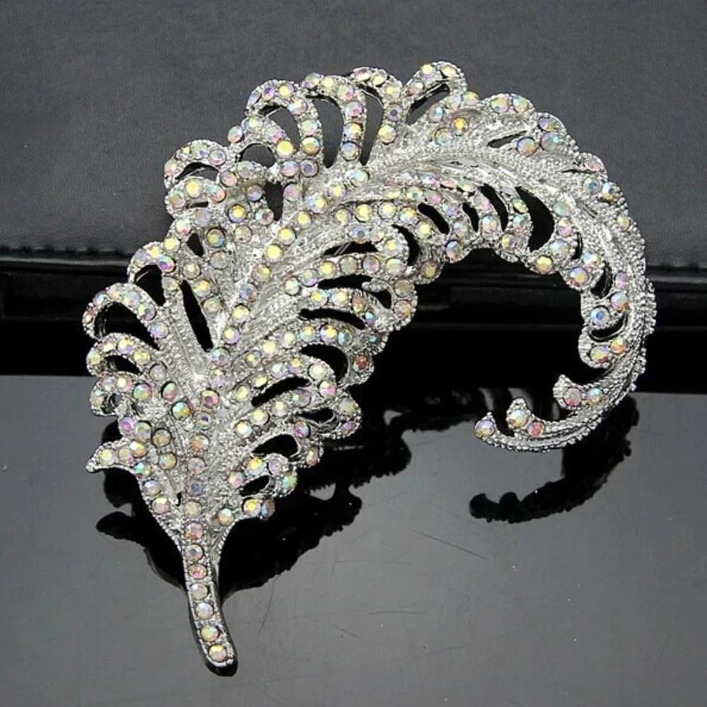 Spilla con piume grandi, moda di lusso leggera, camicie da donna da uomo, abiti, fiori sul petto, regali per banchetti dolci e freschi