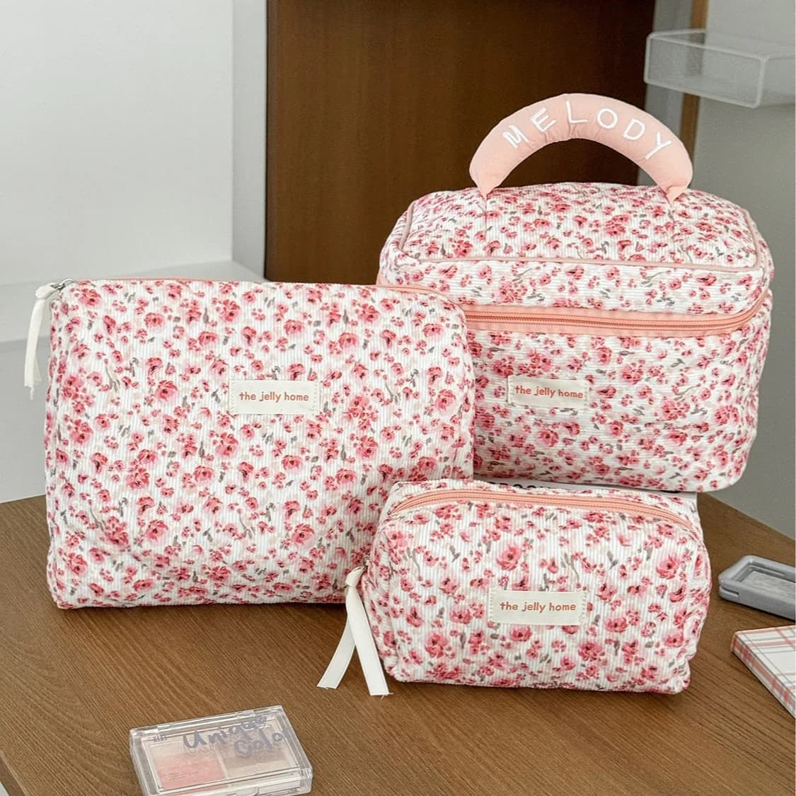 Borsa cosmetica rosa impermeabile in velluto a coste a righe, borsa portaoggetti portatile da viaggio per ragazza con stampa floreale dolce