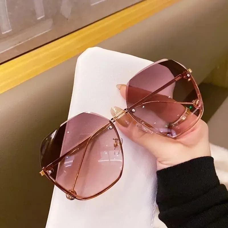 Fashion New Polygonal Metal Sunglasses Retro Ladies Glasses Classic Trend Luxury Driving Travel Eyewear UV400 Oculos De Sol