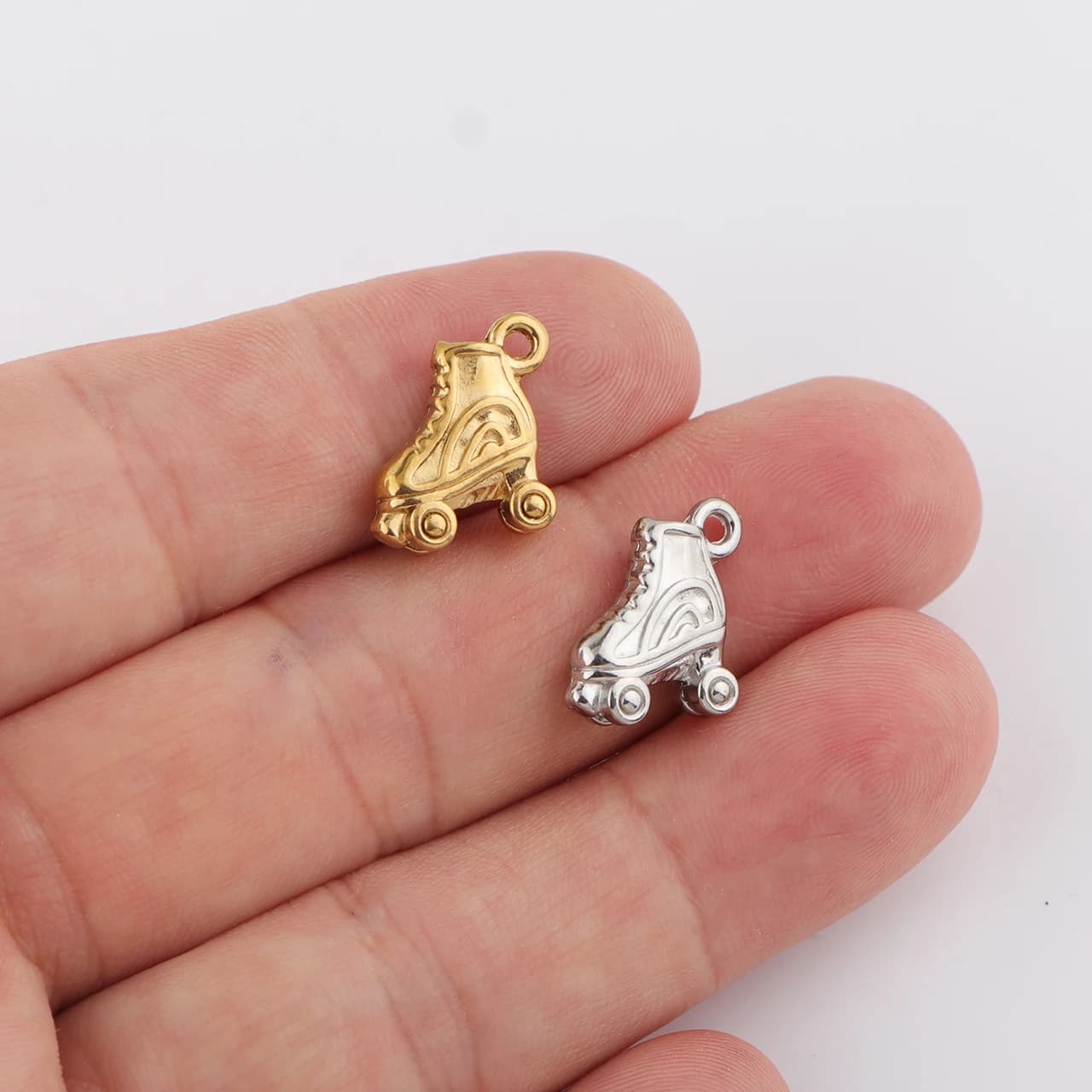5pcs/lot Stainless Steel Roller Skates Charms Retro Pendant for DIY Necklace Bracelet Earring Jewelry Making Accessories