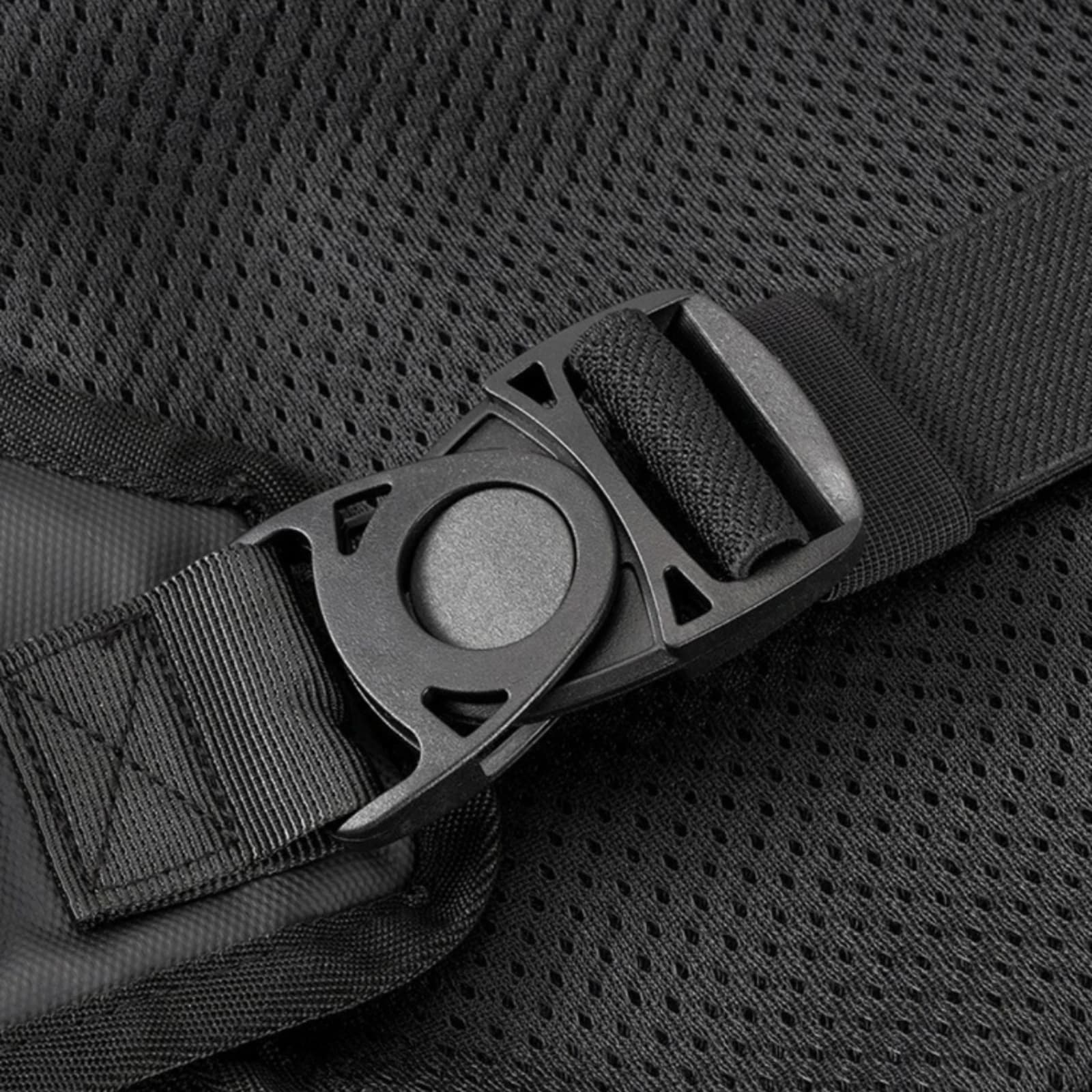 Hydration Vest Backpack Streamlined Running Vest Backpack Running Hydration Pack Reinforced Trim Sports Gear Zippered Pocket