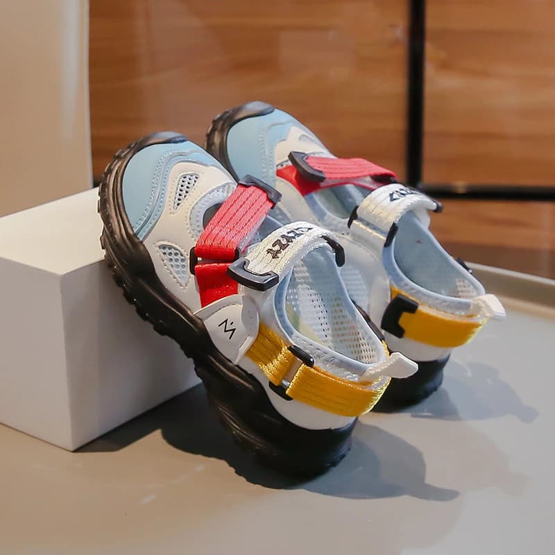 Sandali Estivi per Bambini, Scarpe Traspiranti in Rete per Ragazzi e Ragazze, Sneakers Sportive da Esterno con Punta Chiusa Anti-Collisione, Scarpe da Spiaggia con Chiusura a Strappo
