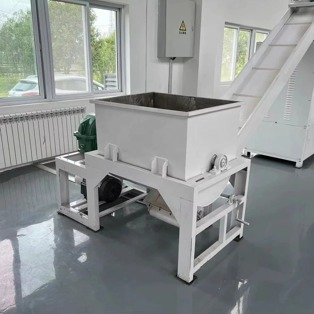 Macchina per la produzione di detersivo per lavastoviglie Macchina per l'erogazione di sapone per lavastoviglie per la produzione di sapone a barra