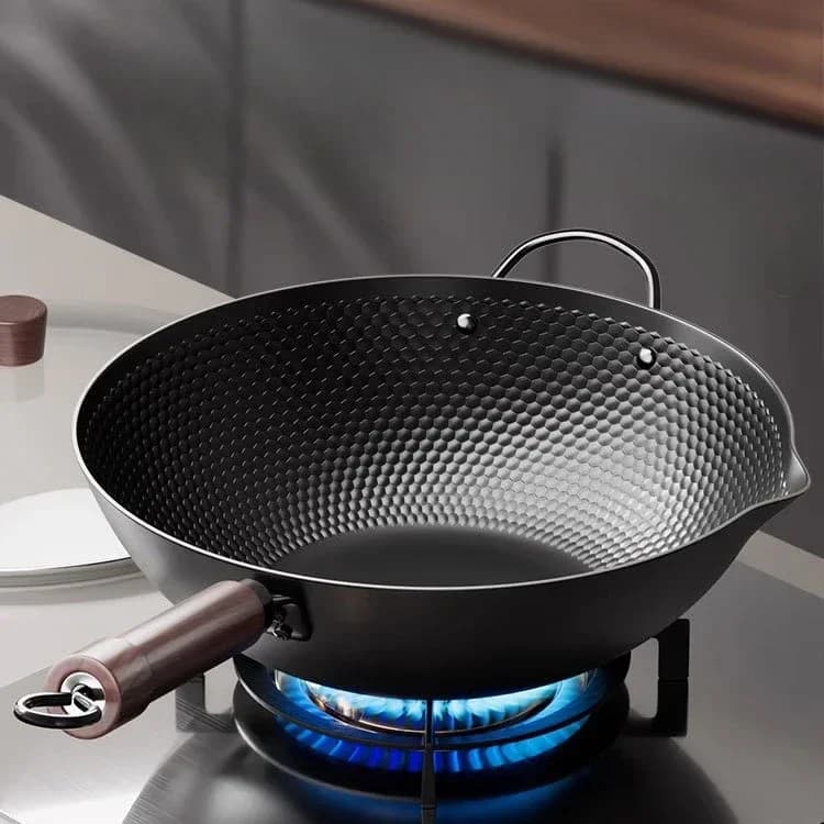 New iron wok Household non stick universal stove flat bottomed uncoated pot frying pan cookware