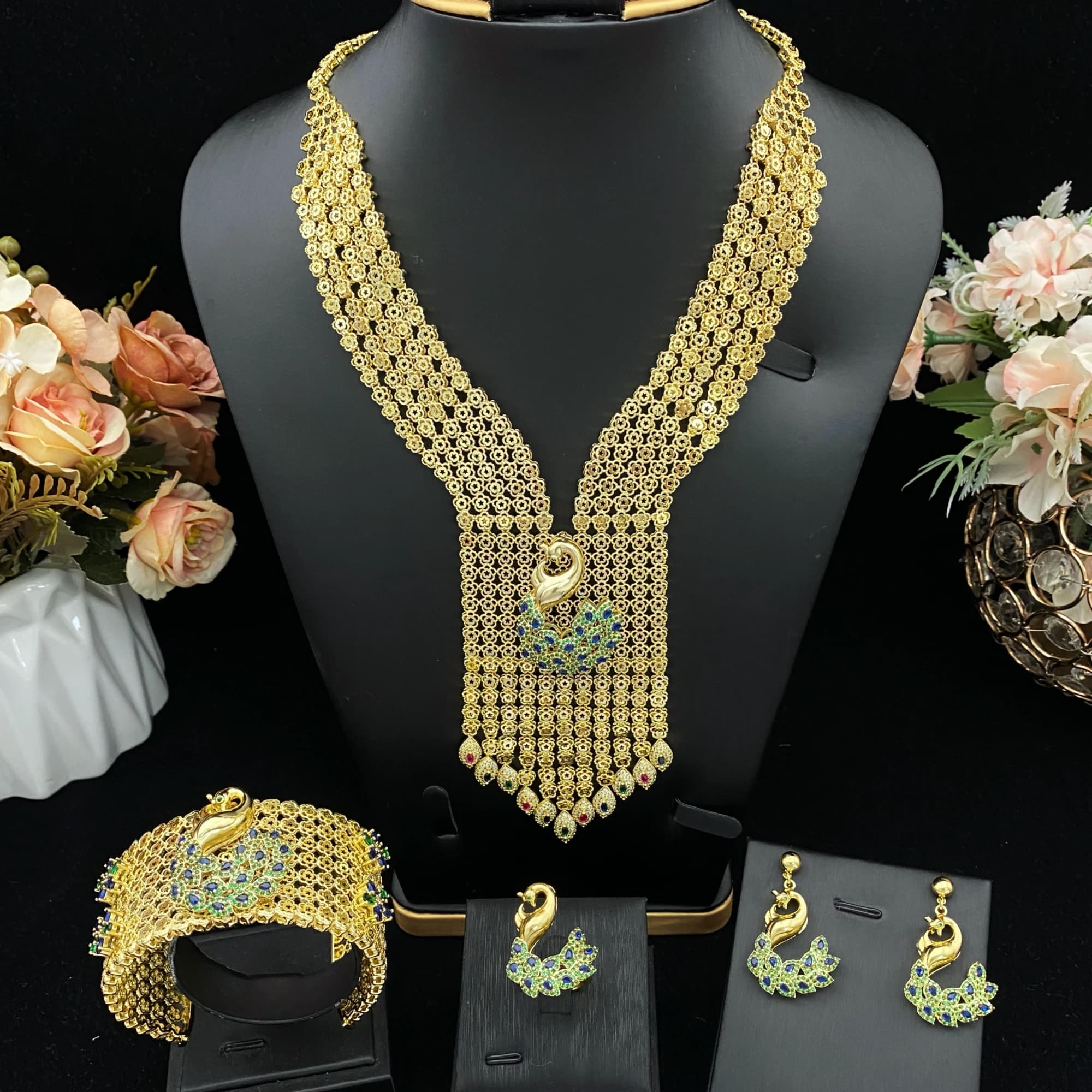 JRH Set di gioielli da donna in rame placcato oro con orecchini in zirconi a forma di pavone, collana, anello, braccialetto per la celebrazione del festival