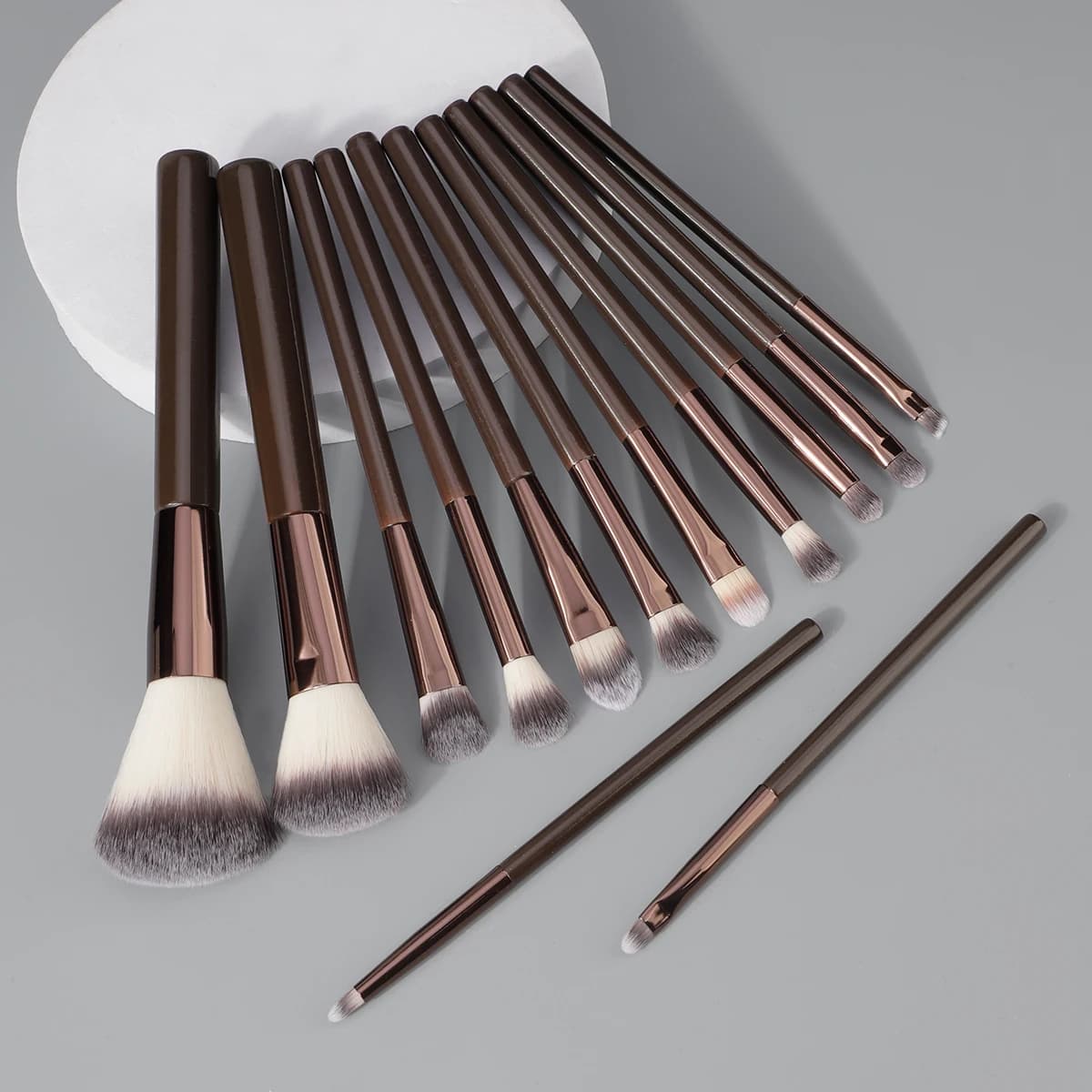Set of 13 Makeup Brushes, Background Brushes, Cypriot, Umbrella, Blush, Cosmetic Viso Tools