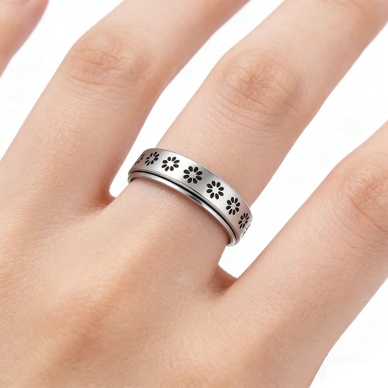 Anello Antistress Girevole con Motivo Floreale, Gioiello in Acciaio Inossidabile per Ragazze e Studentesse, Accessorio Antistress