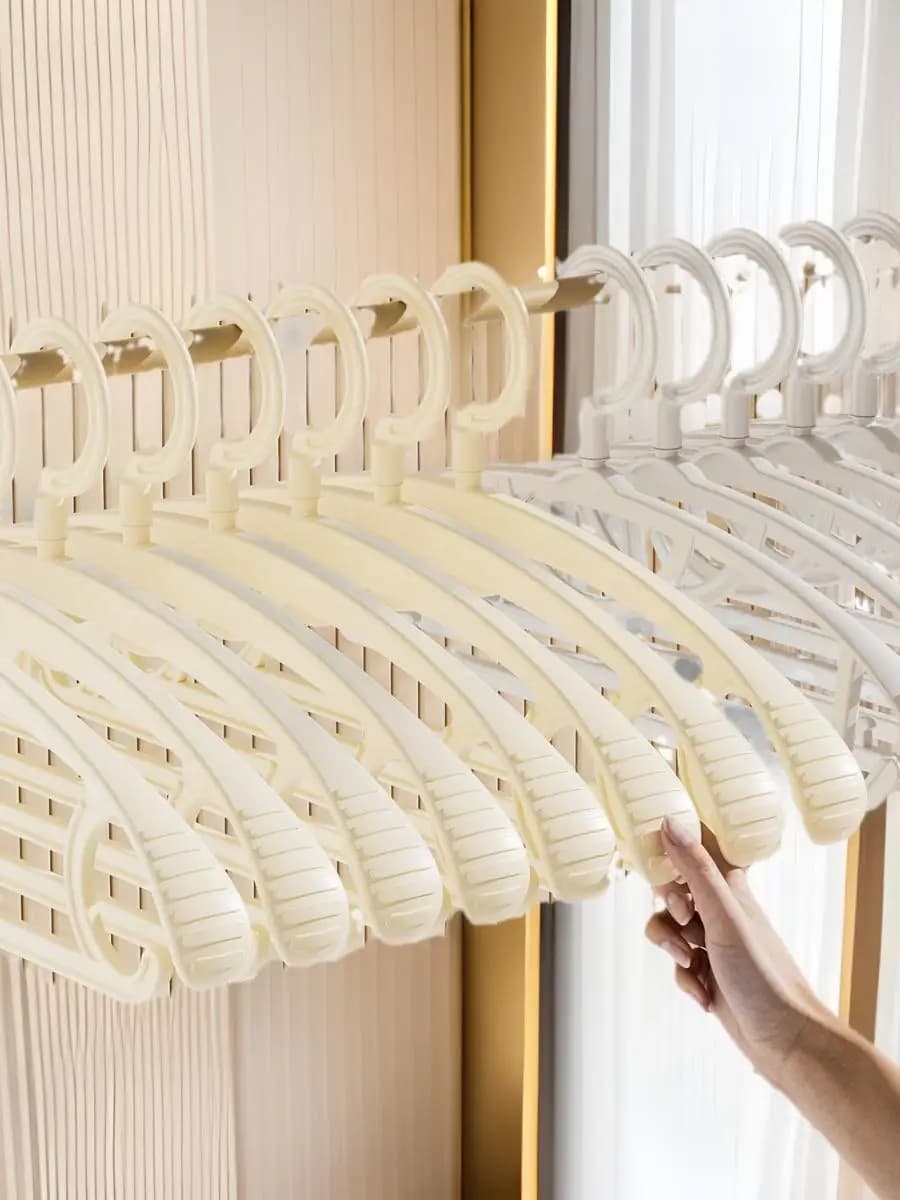 New Dresses for Home Use Without Anti-slip Traces Protection Lightweight Luxurious Coats for Wardrobe