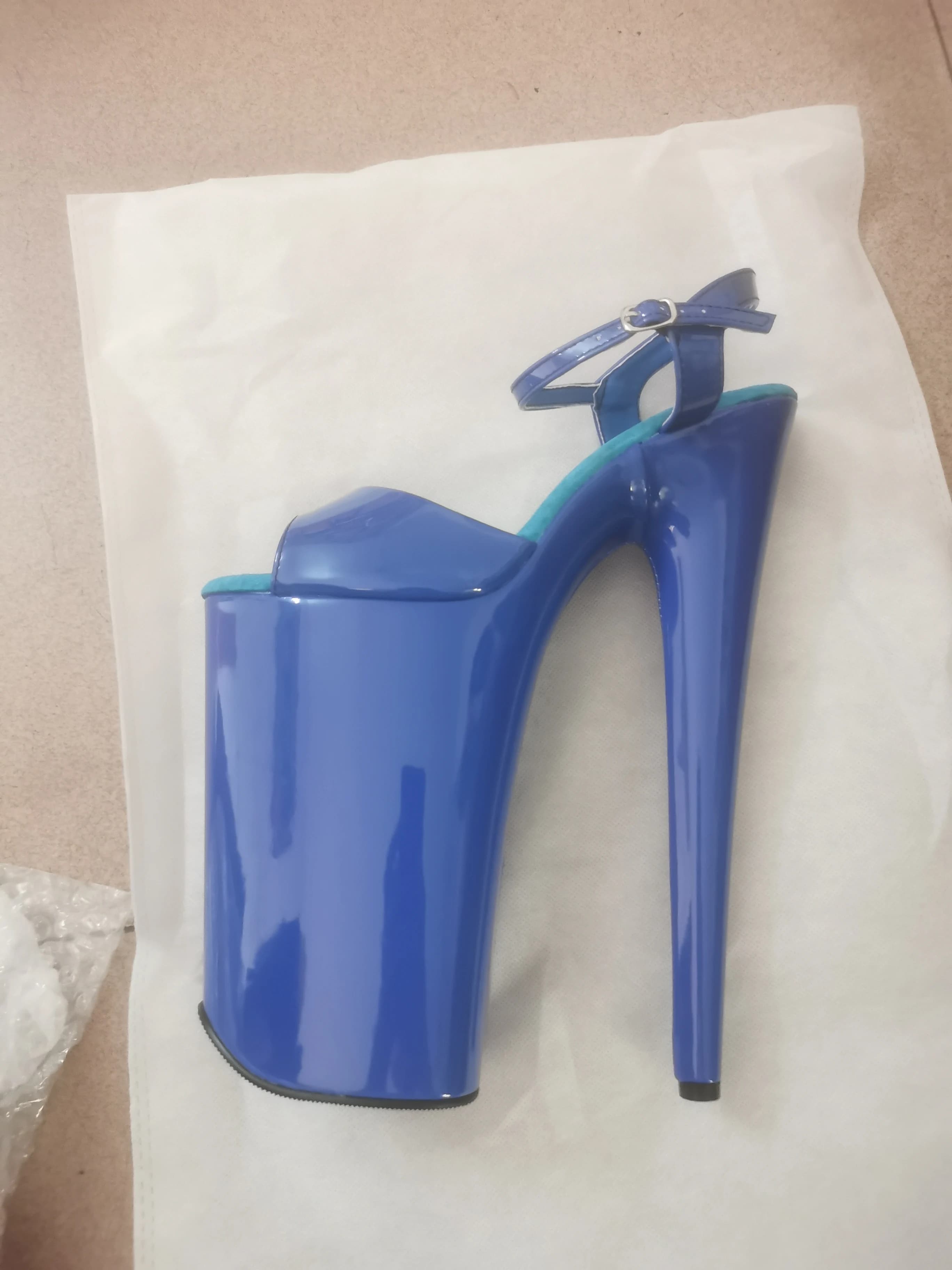 Crossdresser Gladiatore Pompe Scarpe da sposa da donna Sexy 26 cm Tacchi ultra alti e sottili Piattaforma Cosplay Sandali da 10 pollici Sandalia Mujer