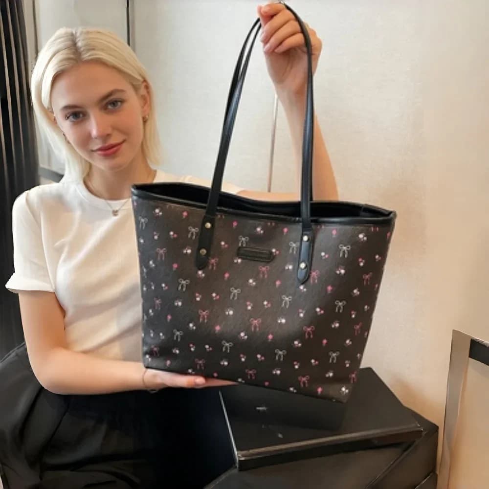 Borsa Tote Carina in Ecopelle con Fiocco e Stampa Floreale, Borsa a Spalla Grande con Motivo a Ciliegie, Borsa a Mano da Lavoro Trendy Rosa con Fiocco, Borse per Donna
