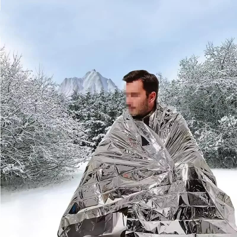 4PCS Compact Reflective Mylar Thermal Blankets, Premium Outdoor Heat Lock Blankets Effectively Retain Body Heat for Marathon Spo