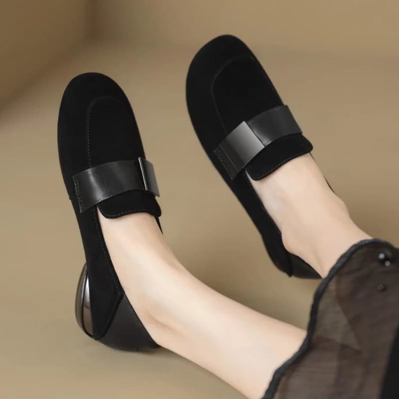 Mocassini piatti primaverili, scarpe in morbida pelle da donna, nuovo modello 2026, scarpe da donna alla moda effetto smerigliato con tacco basso e suola morbida