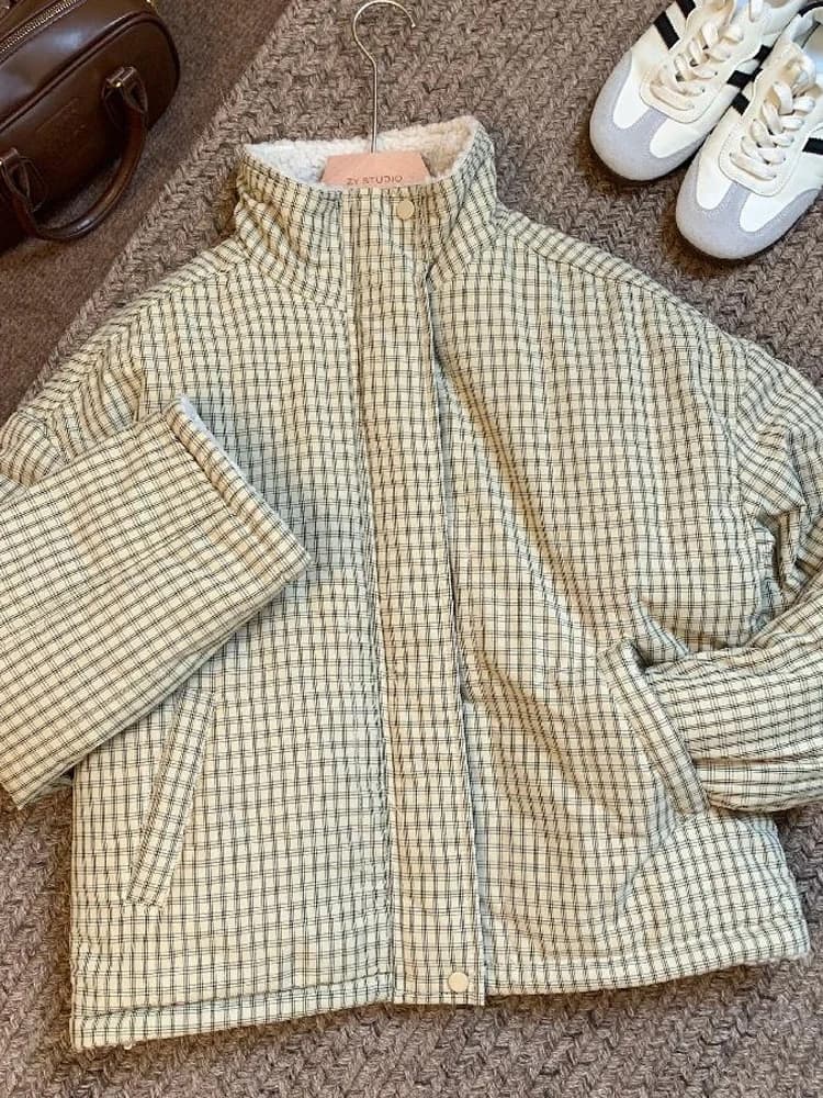 Giacca in cotone a quadri alla moda, abbigliamento invernale da donna, cappotto casual di piccole dimensioni con interno in pelliccia di agnello, stile coreano, manica lunga, chiusura a bottone singolo