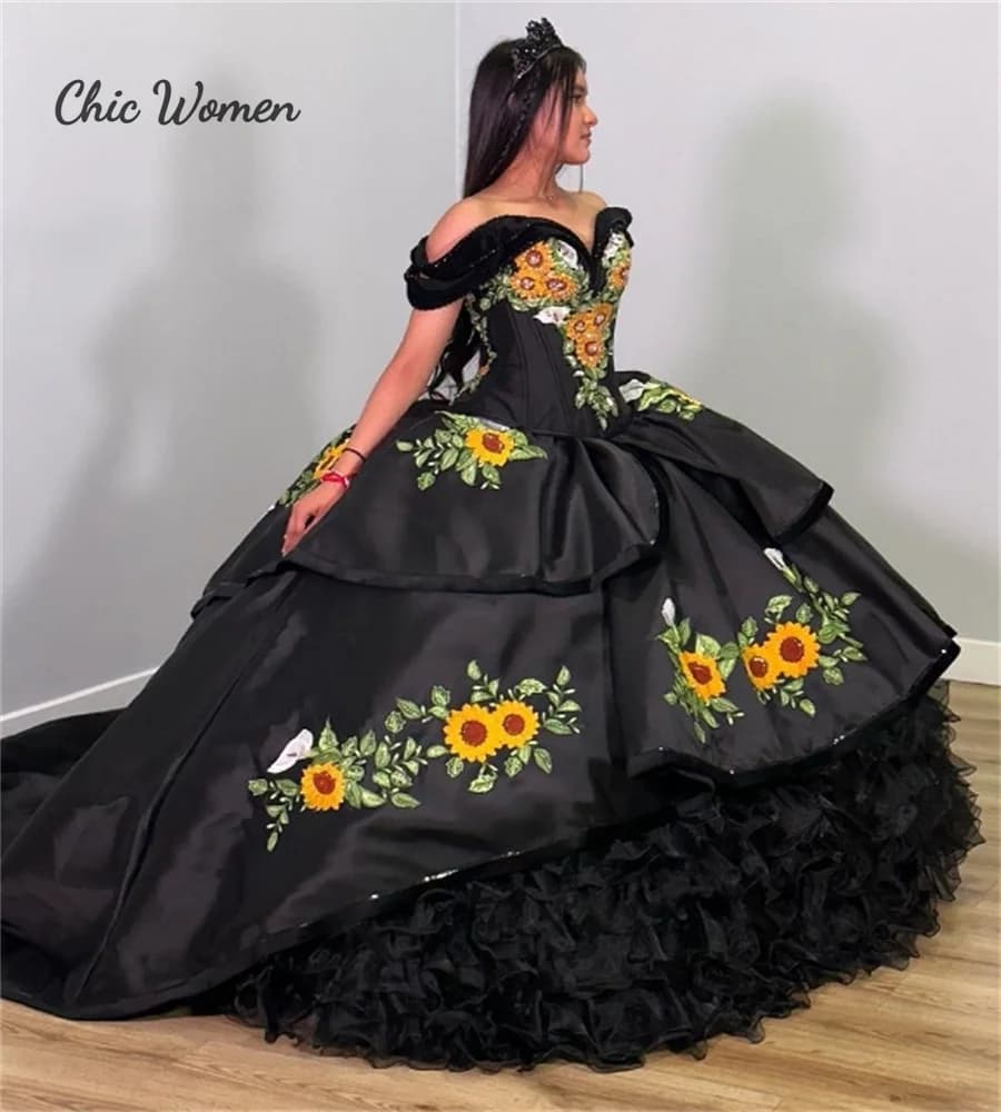 Abiti Quinceanera neri messicani Girasoli Principessa Emboridery Abito da compleanno Abiti da Xv Anos 15 Charro Personalizzato