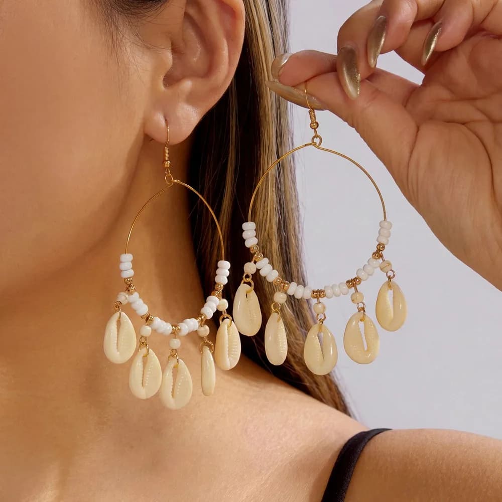 Orecchini a Cerchio Estivi Fatti a Mano con Perline e Conchiglie, Stile Boho per Vacanze al Mare, Gioielli da Donna
