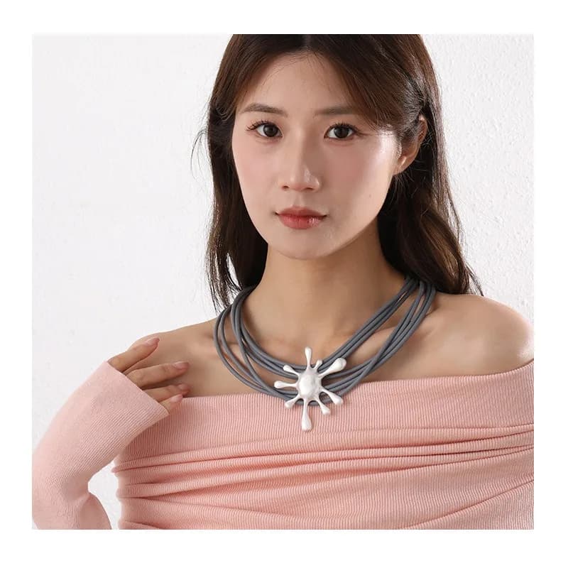 Nuova Collana a Catena per Clavicola, Versatile e alla Moda, con Placcatura Metallica, Design Semplice ed Elegante, Gioiello Corto da Donna