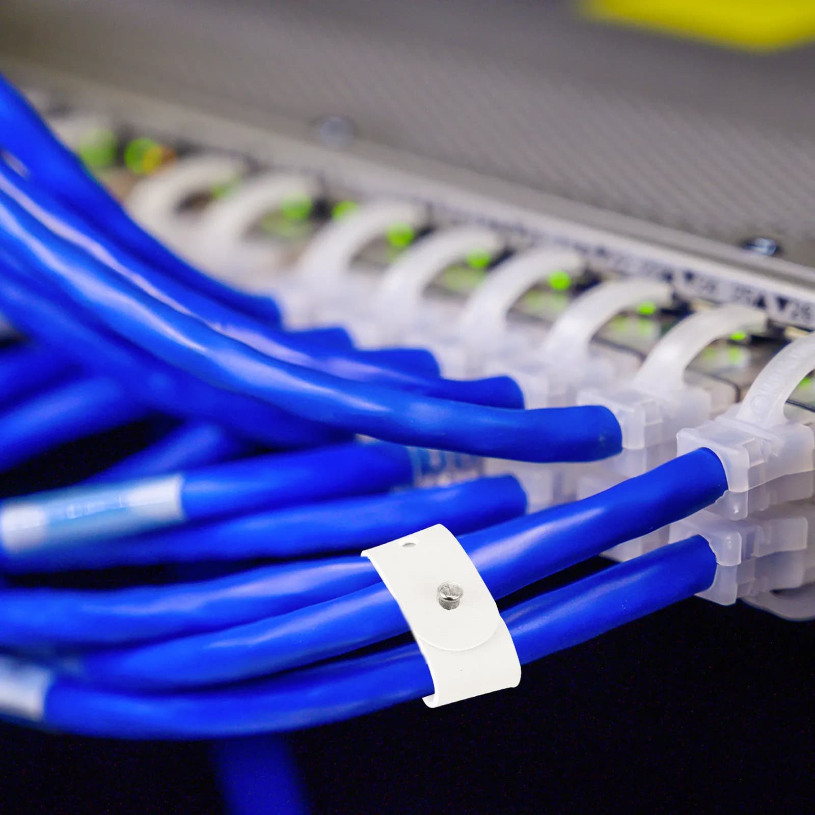 Organizzatore di cavi da 6 pezzi, supporto regolabile per auricolari, caricabatterie e cavi USB