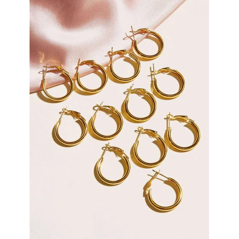 Orecchini a forma di cerchio da 12 pezzi per ragazze, set multipaio per abiti e abbigliamento quotidiano