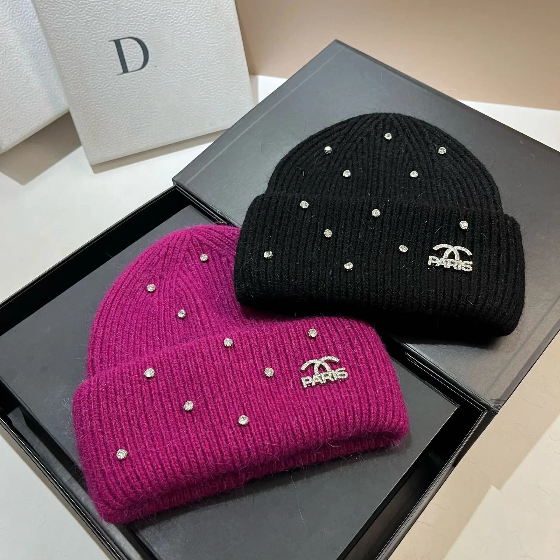 Lettere di strass di lusso Cappelli invernali di moda per uomo e donna Vera pelliccia di coniglio in lana Skullies Berretti Cappelli lavorati a maglia per uomo e donna