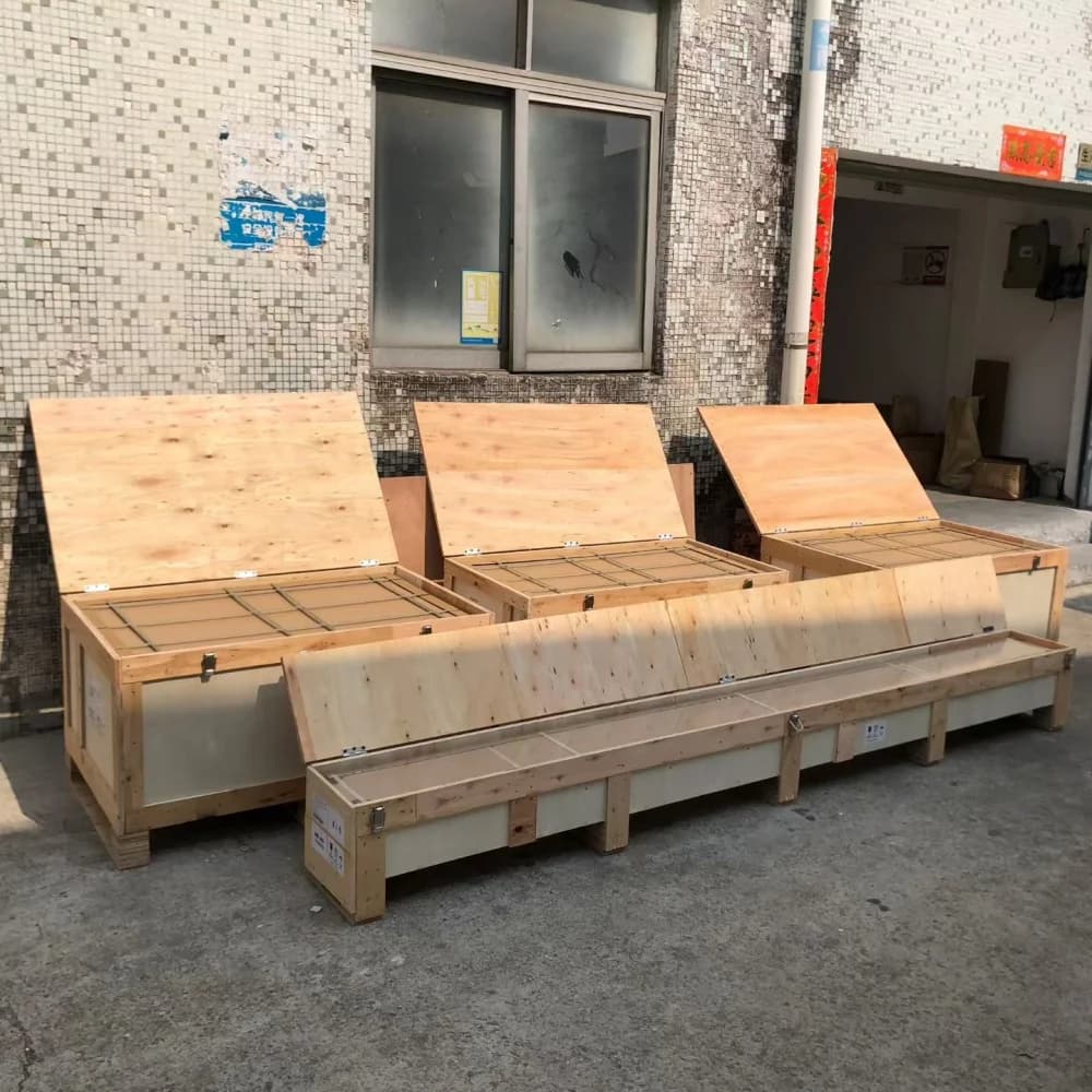 Mobiletto universale per proiettore UST + Pacchetto schermo motorizzato a scomparsa da pavimento UST ALR serie Black (Mobiletto preassemblato)