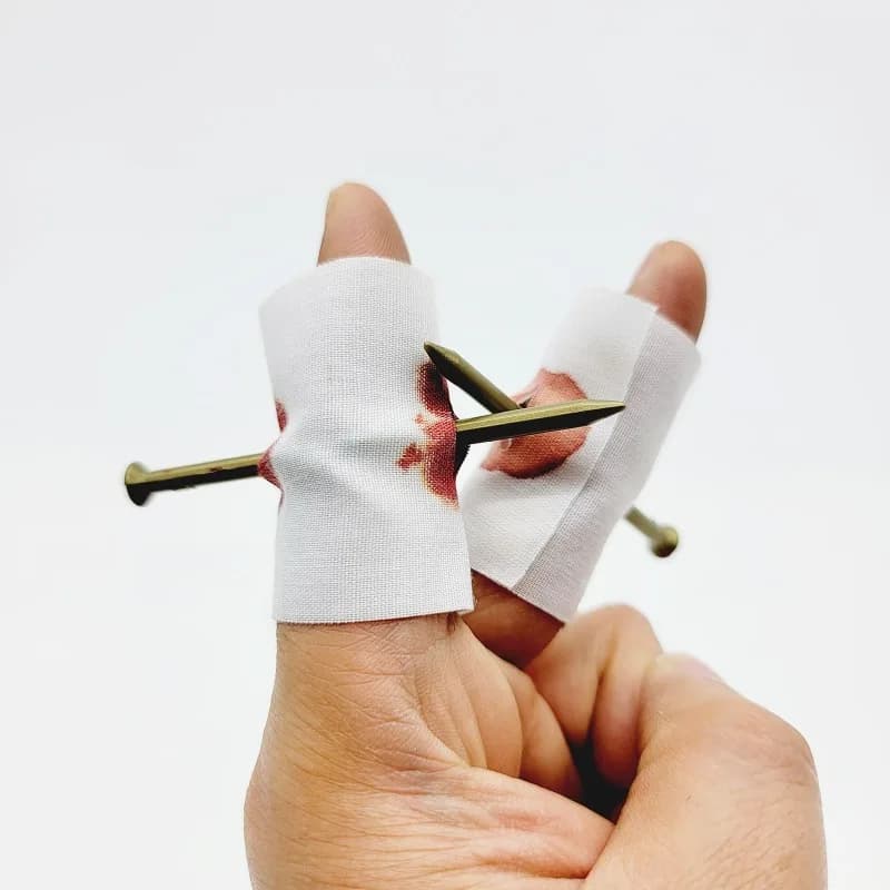 1-5PCS Unghie finte attraverso il dito Scherzo Giocattolo Per bambini Novità Amico magico Halloween Spaventa Trucco Scherzo Giocattolo Pratico Scherzi tonificanti Bavaglio
