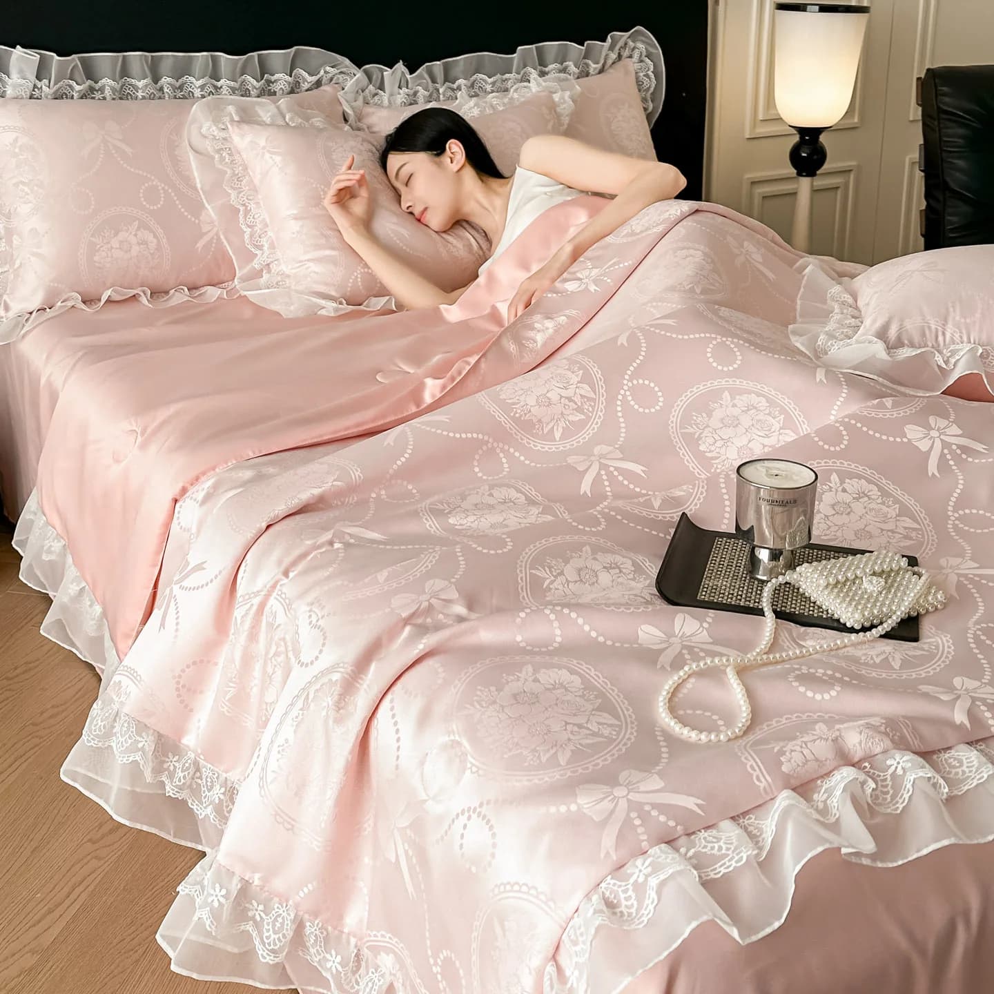 Trapunta Estiva Rinfrescante Misura Singola/Queen 2026 con Bordo in Pizzo Coreano, Coperta Leggera in Raso Setoso per Notti Calde, Camera da Letto e Stanze Climatizzate