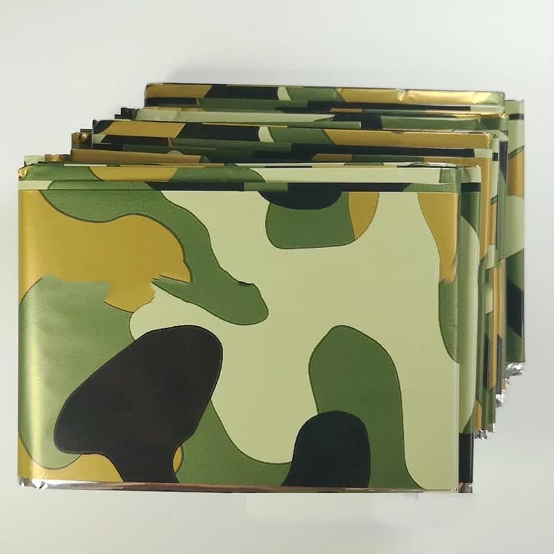 Coperta termica di emergenza portatile Leggera pieghevole Resistente all'acqua Antivento Parasole Riutilizzabile Poncho Tappetino da campeggio
