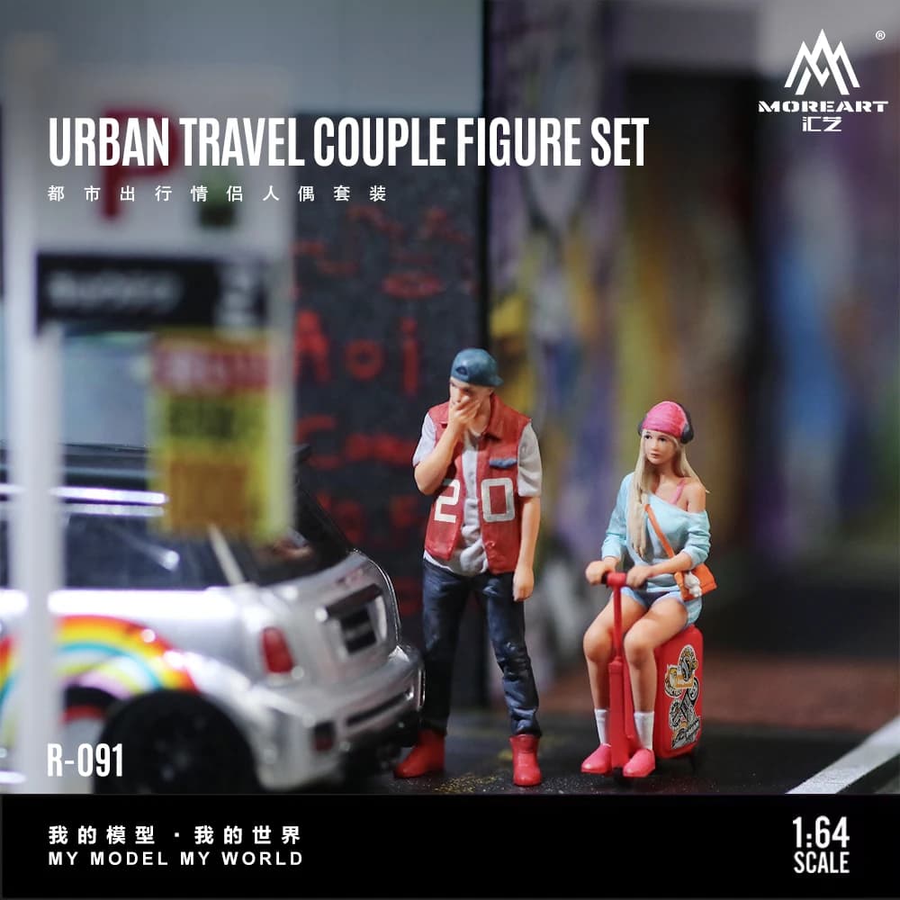 *Preordine* Set di Statuette in Resina More Art 1:64 Coppia Urbana Moderna, Modelli Realistici di Persone per Collezione, Regalo e Esposizione