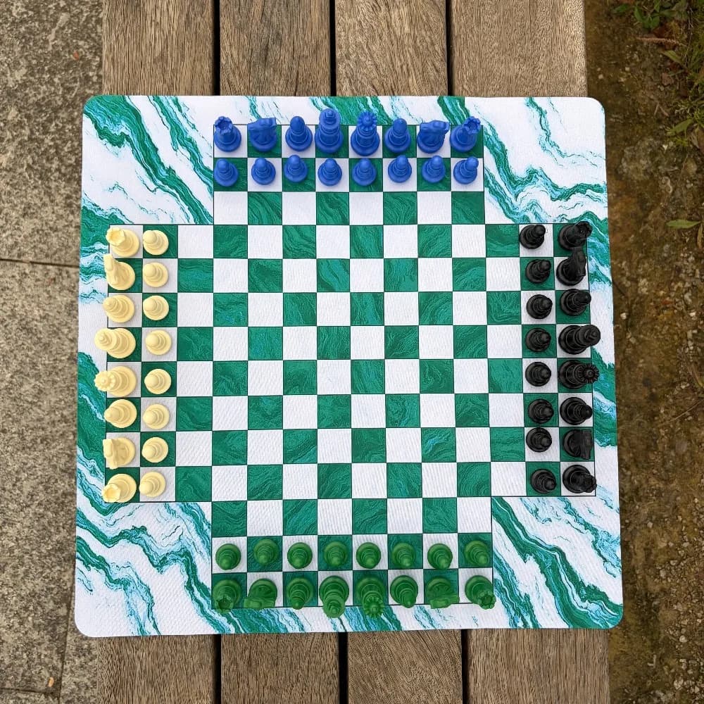 4-Player Chess Set with BIG SIZE 45CM/17.7IN 64 PCS Chess Pieces(4-Color Pieces per 16 pcs) and a chess mat
