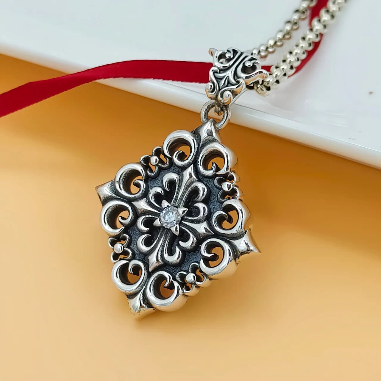 silver personalized rattan Flower Boat anchor pendant retro Europe and America fashion hip hop punk couple necklace pendant