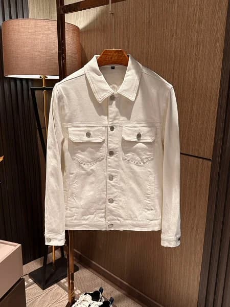 Giacca in denim slim fit da uomo con lettera ricamata sul retro, primaverile, tinta unita, colletto risvoltato, alla moda, casual
