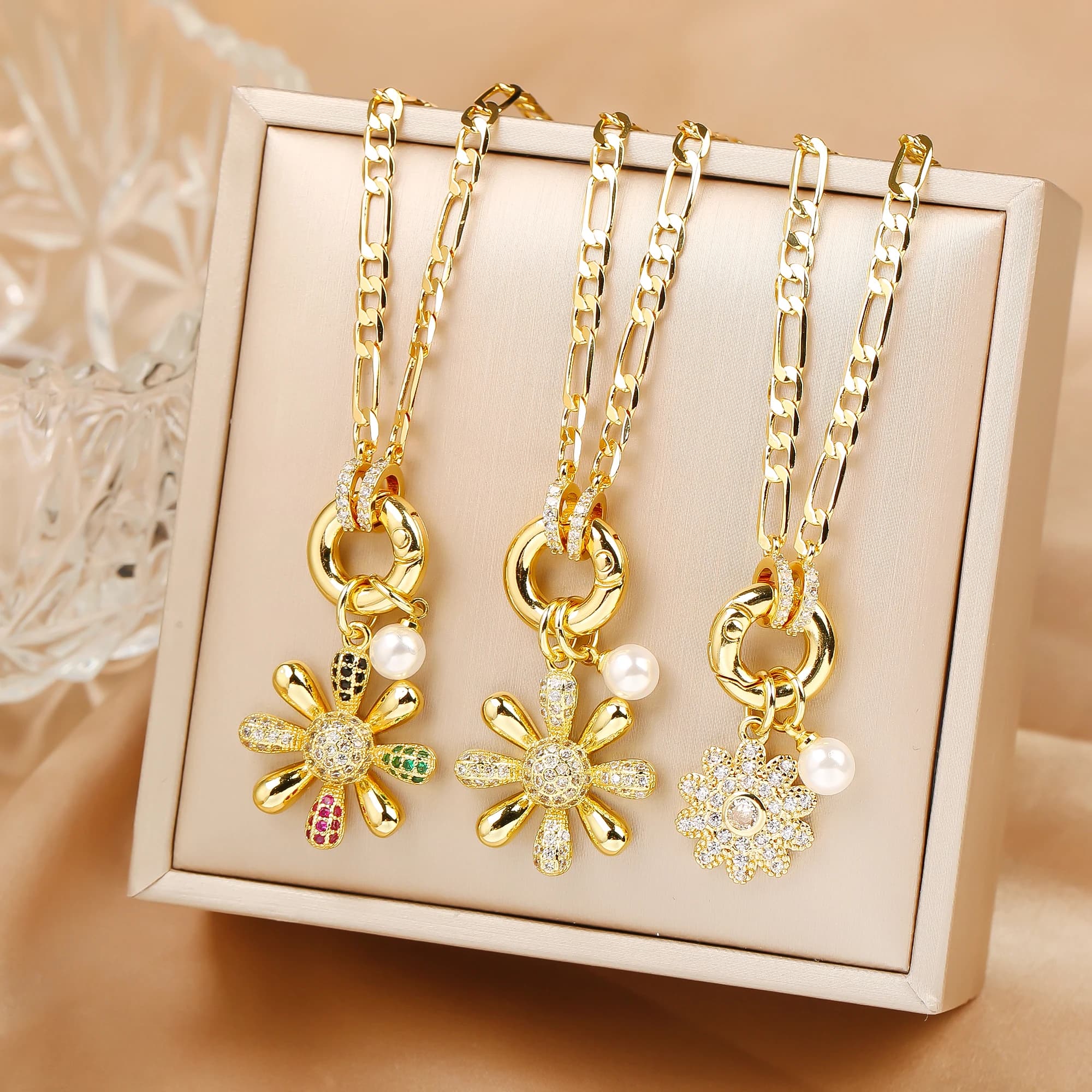 Collana con pendente in zirconi di girasole di fiori botanici di lusso di nuovo arrivo glamour per regalo di gioielli al collo di nuova tendenza per donna ragazza