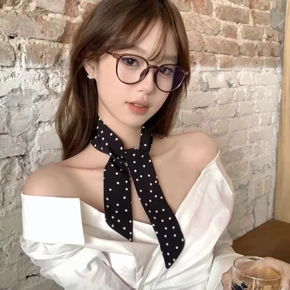 Sciarpa di Seta a Pois con Bordo Sottile, Lussuosa Sciarpa Classica per il Collo, Versatile Accessorio Stile Coreano