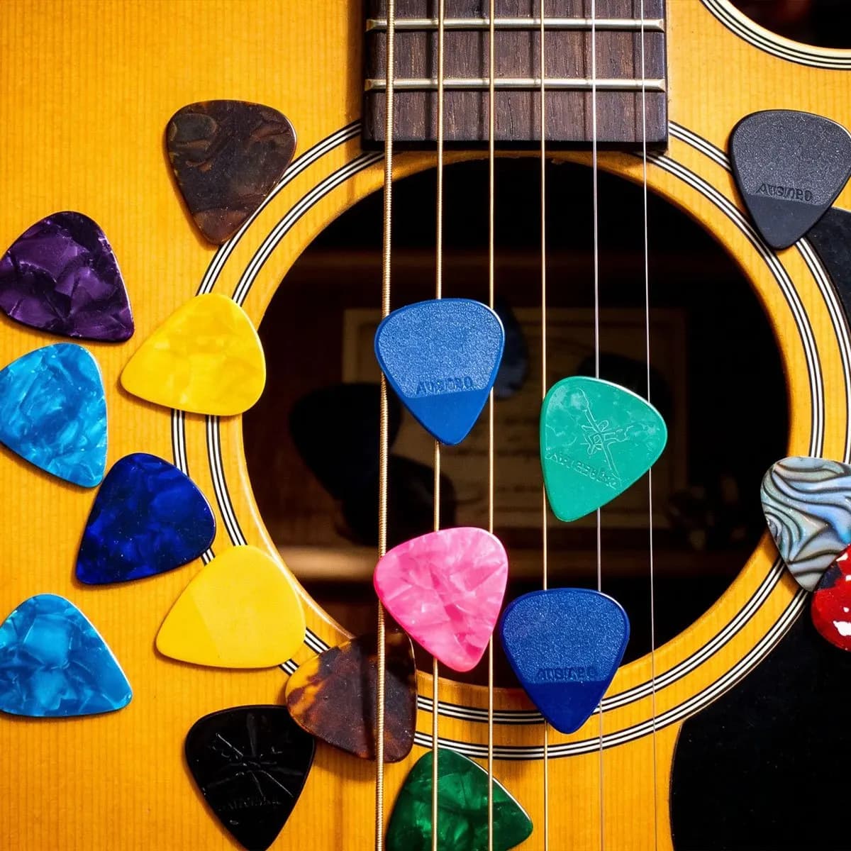 82Pcs 0.46mm Celluloid Guitar Picks, Standard Plectrums in Assorted Colors – for Acoustic/Electric Guitar, ZSY