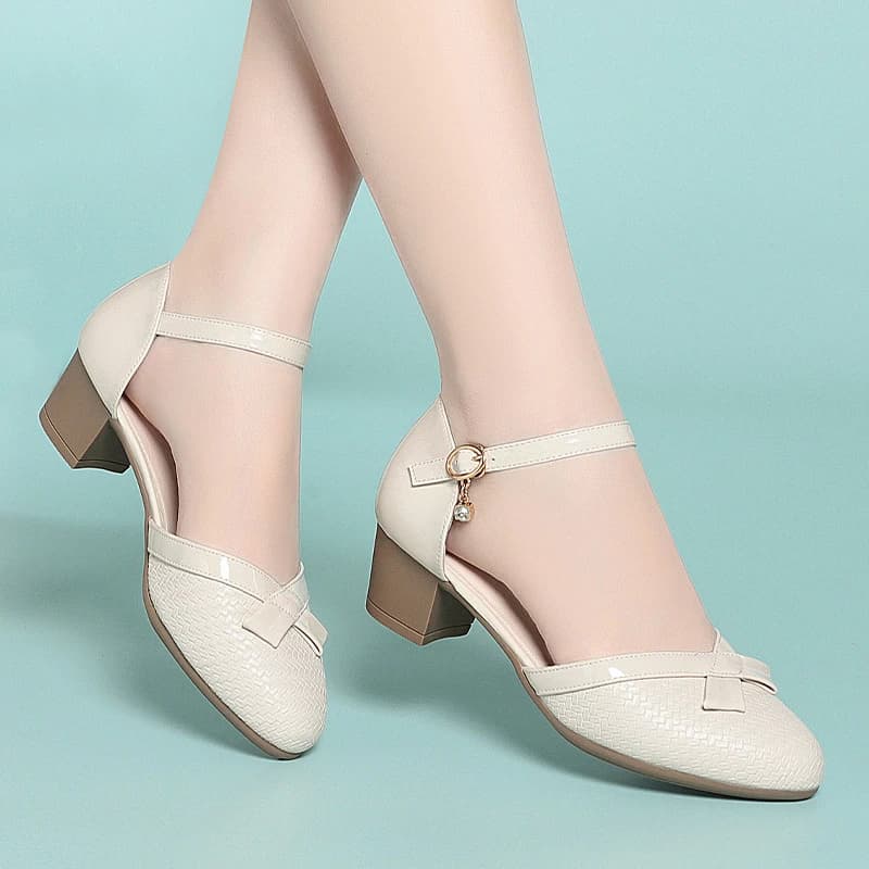 Sandali con punta a borsa con tacco spesso in morbida pelle con fiocco cavo Nuove scarpe singole romane Tacco basso Versatili eleganti e alla moda