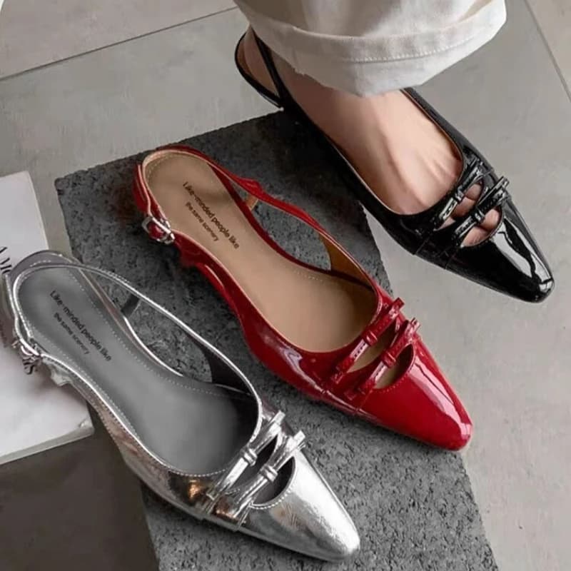 Designer Summer Cover Toe Sandali da donna Moda Scarpe eleganti con nodo a farfalla Sandali da festa con spogliarellista con tacco basso da donna
