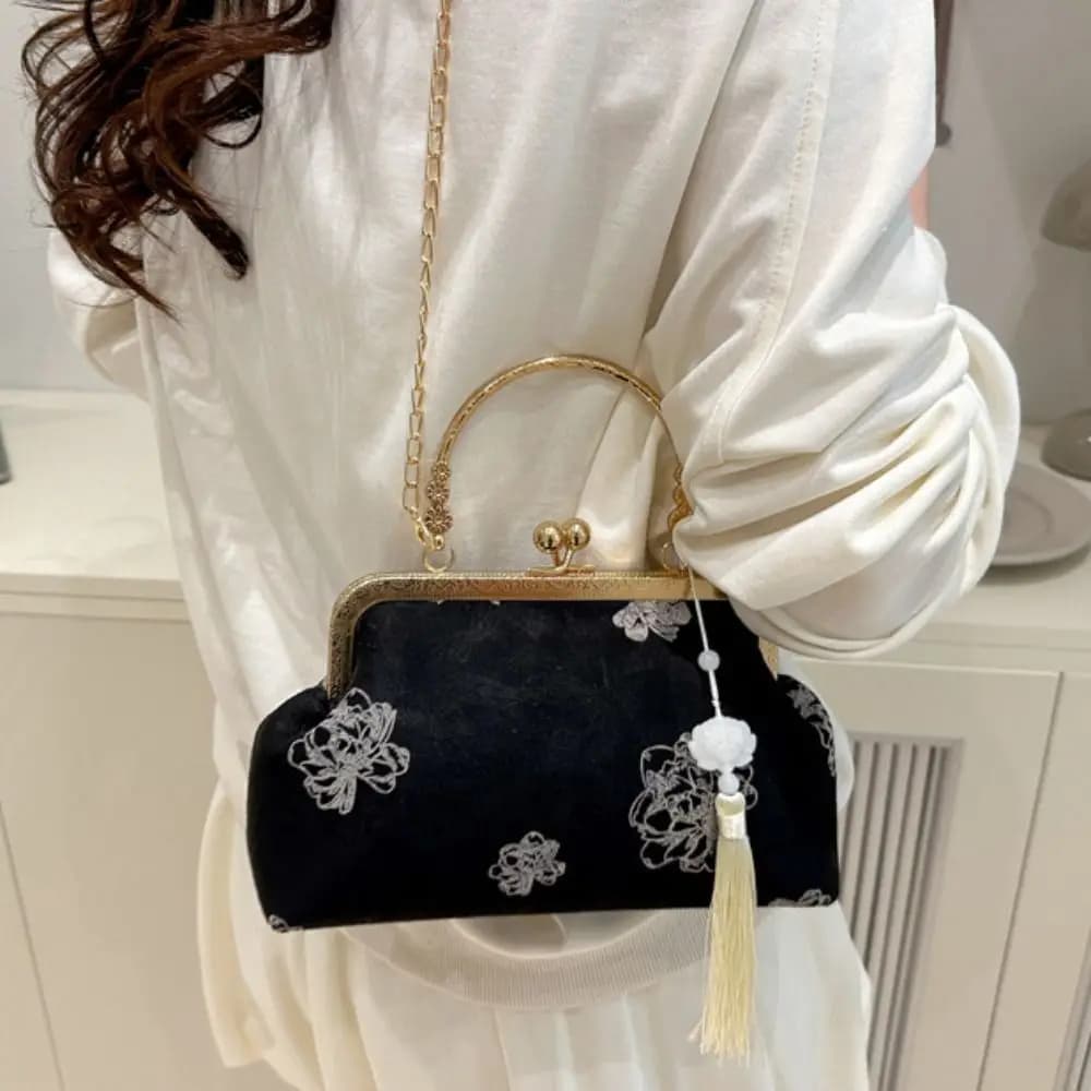 Borsa a Tracolla con Motivo Floreale in Stile Cinese, Elegante Accessorio per Cheongsam, Borsa Ricamata per Banchetti con Ciondolo