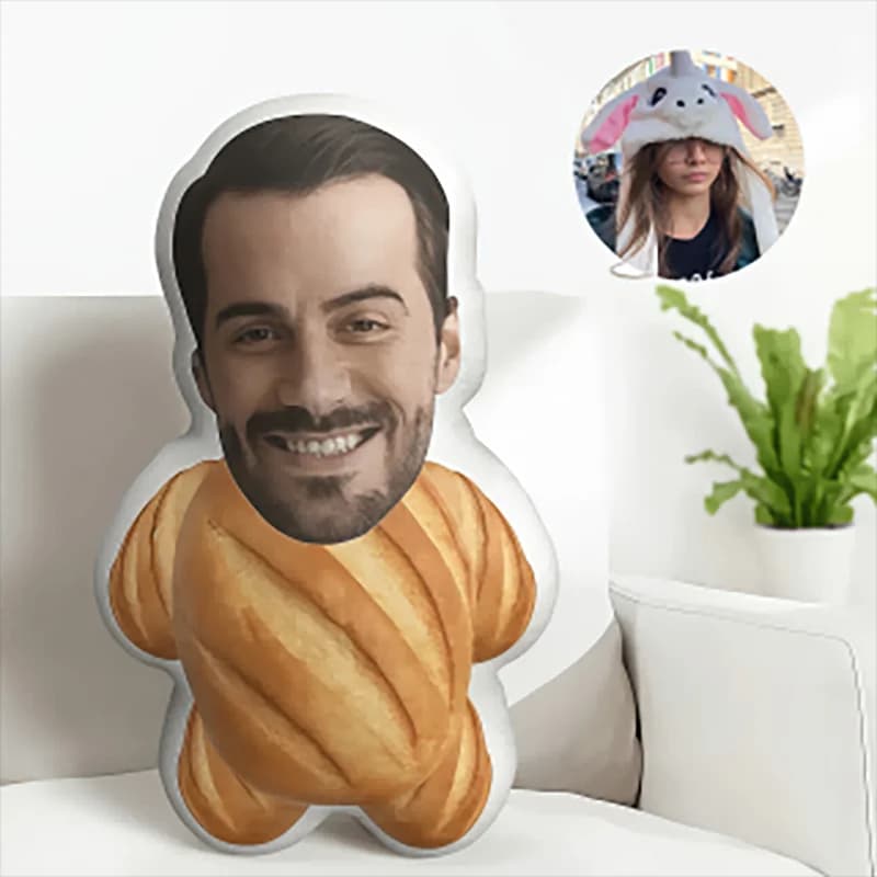 Cuscino Personalizzato a Forma di Breadman per Famiglia, Amici e Coppie, Regalo Perfetto e Souvenir Unico, Disponibile in Diverse Misure