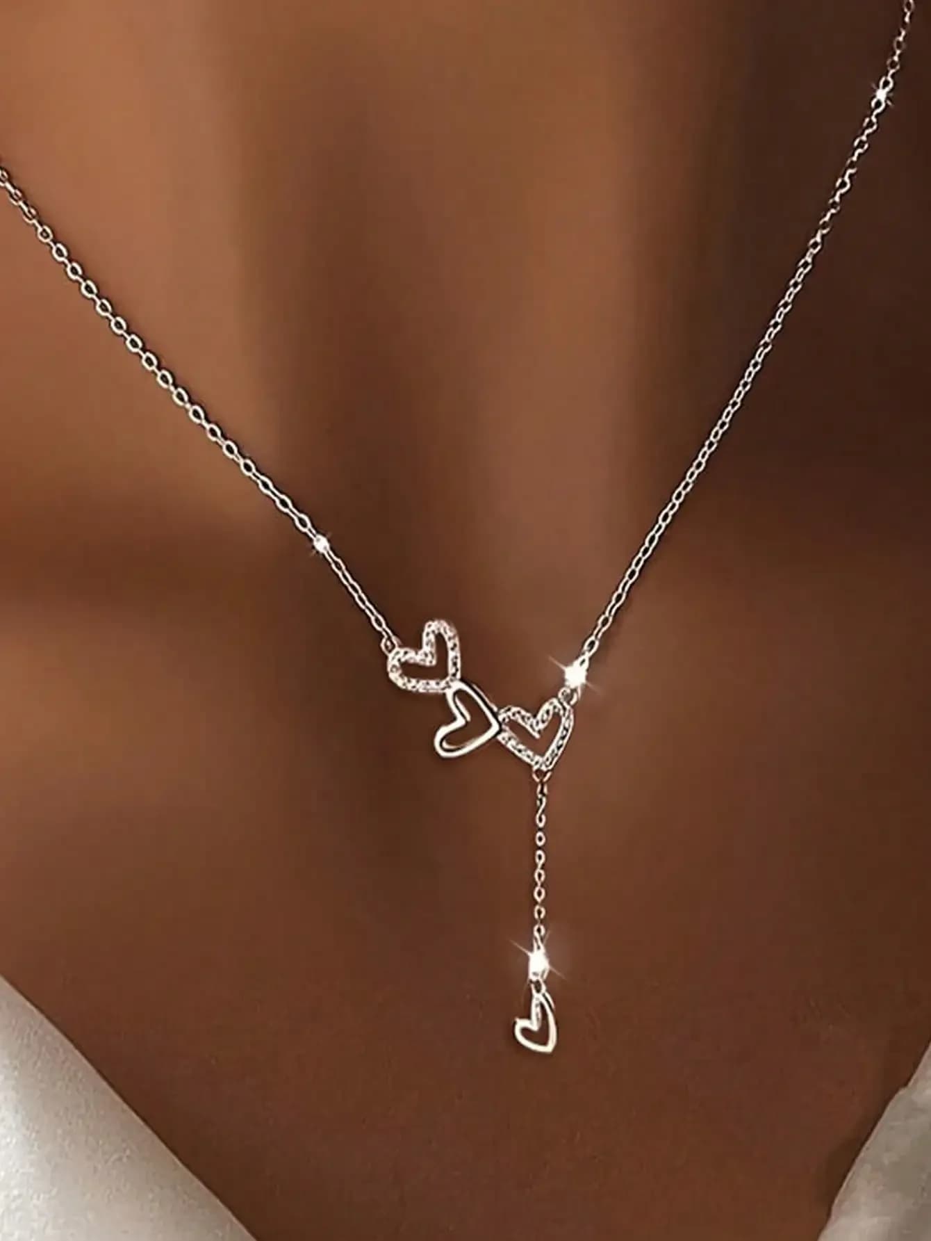 1 collana elegante e minimalista con ciondolo a forma di cuore triplo con strass, design versatile e lussuoso adatto per donne, spose, fidanzate